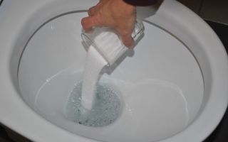 Bersihkan penyumbatan di tandas dengan cuka dan soda: teknologi kerja, ulasan, video