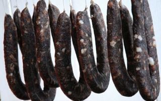 Salsiccia di carne di cavallo: benefici e rischi, ricetta