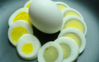Warum ein gekochtes Ei nützlich ist und wie viele Kalorien es enthält